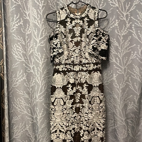 Marchessa Notte black & white floral embroidered size 4 nwt - Picture 8 of 13